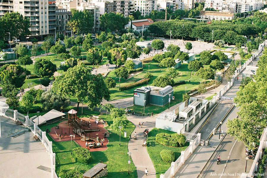 Towards low-carbon urban development